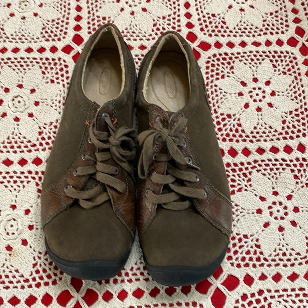 Keen oxford sister shoes